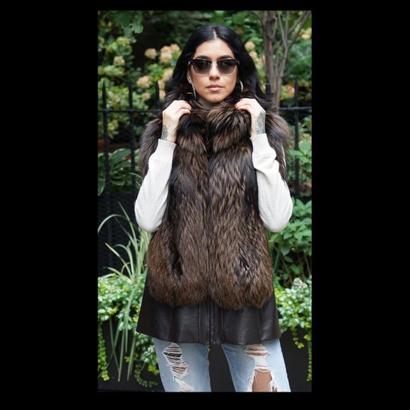 Pre-Owned Fox Vest Leather Trim - Picture 3 of 5
